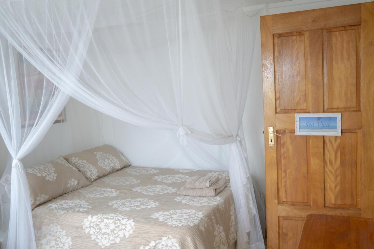 C-Mew Guest House Tofo Екстер'єр фото